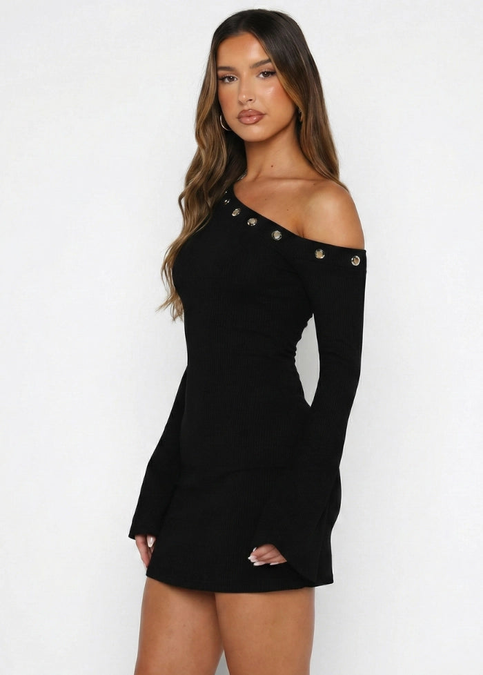 Short black dress with bare shoulders My dress studio